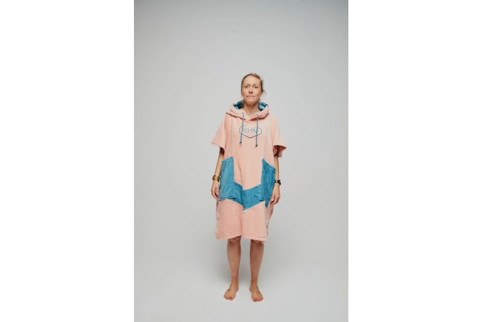 ALL-IN V Bumpy Femme Poncho