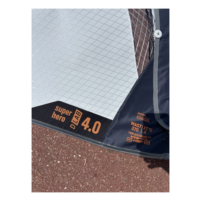DUOTONE Super Hero D/Lab 2026 4.0m² Occasion DUOTONE Super Hero D/Lab 2026 4.0m² Occasion